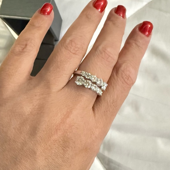 3.26ct Adored Elegant Silver Moissanite Ring - Picture 5 of 10